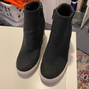 Kenneth Cole Sneaker Wedges